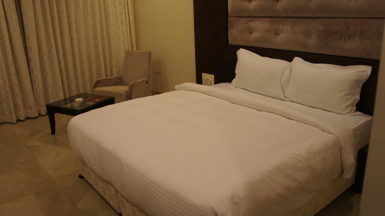 Hotel Ashish International Bhilai Eksteriør bilde