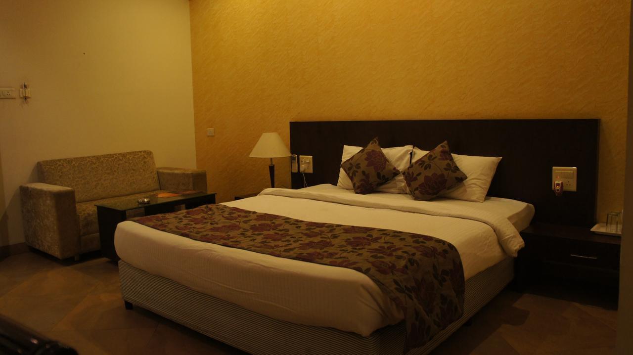 Hotel Ashish International Bhilai Eksteriør bilde